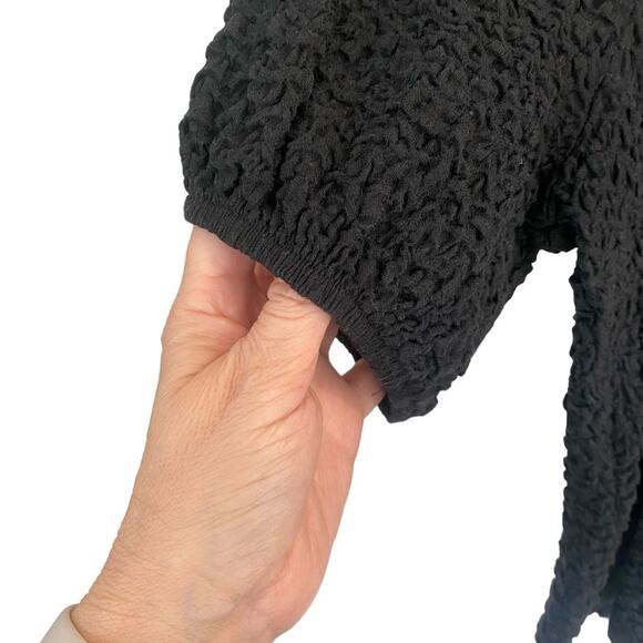 Lea & Viola Anthropologie puff short sleeve textured crop top Black stretchy S - Picture 4 of 9